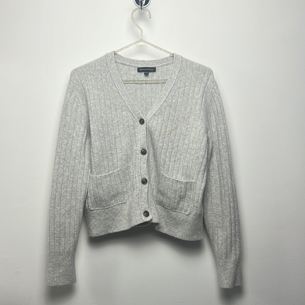 Medium banana republic wool cardigan